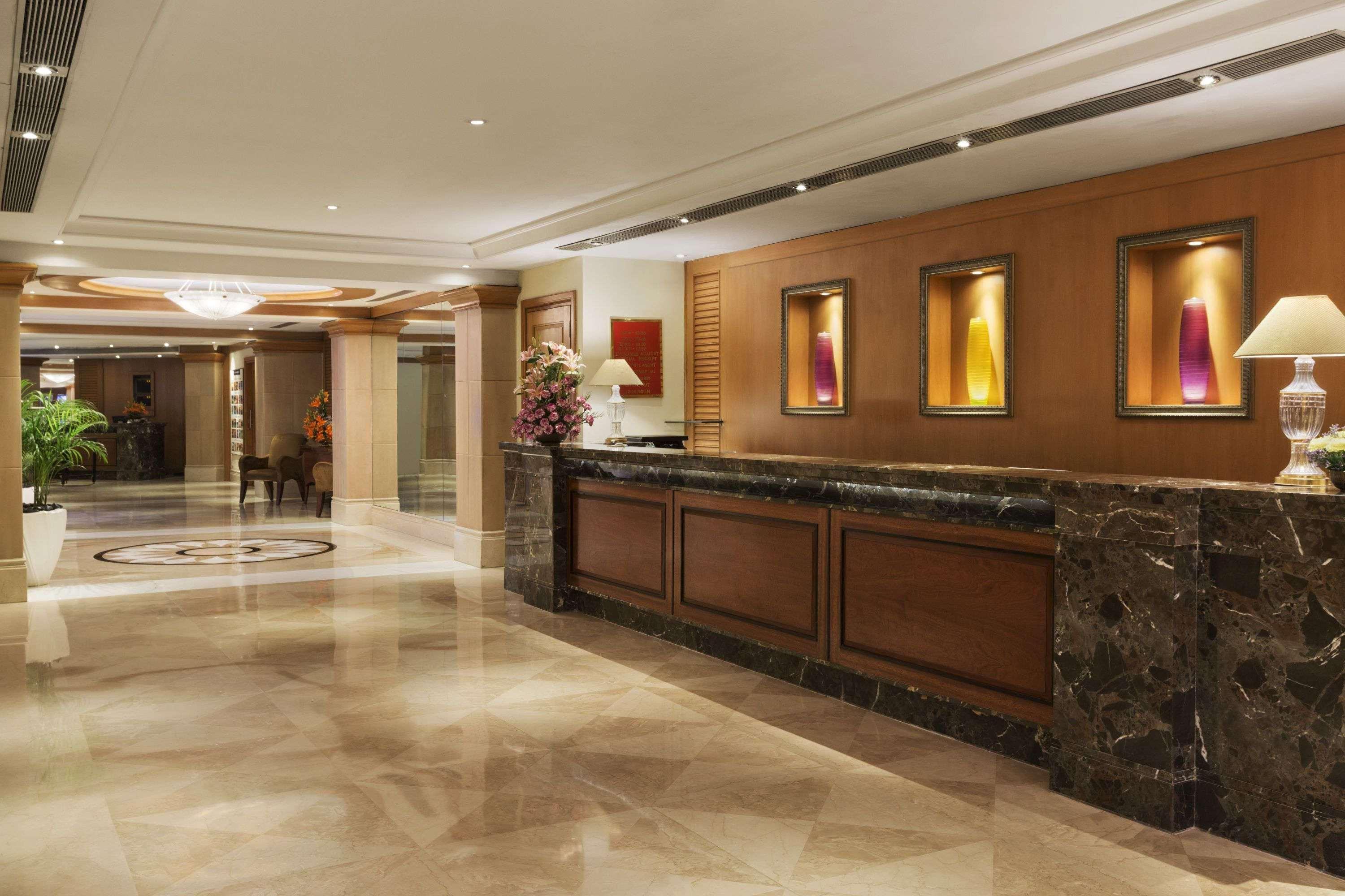Ramada Plaza By Wyndham Palm Grove Hotel Mumbai Ngoại thất bức ảnh The lobby of the hotel