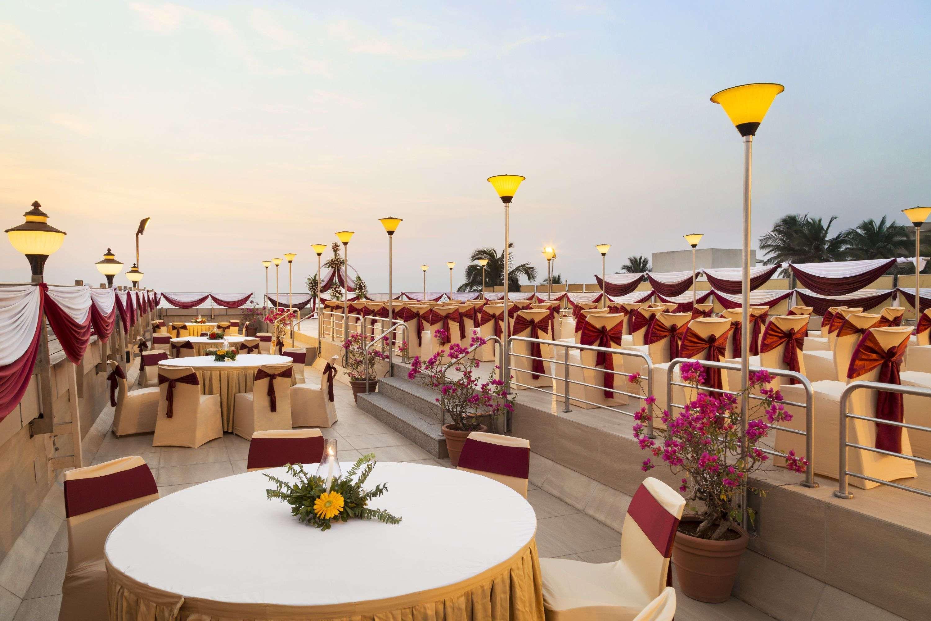 Ramada Plaza By Wyndham Palm Grove Hotel Mumbai Ngoại thất bức ảnh The Royal