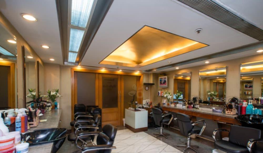 Ramada Plaza By Wyndham Palm Grove Hotel Mumbai Ngoại thất bức ảnh Salon de Paris