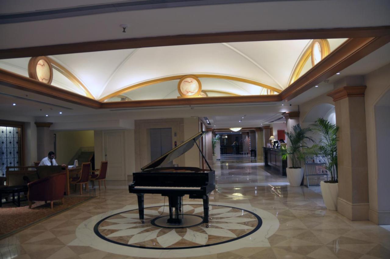Ramada Plaza By Wyndham Palm Grove Hotel Mumbai Ngoại thất bức ảnh The lobby of the hotel