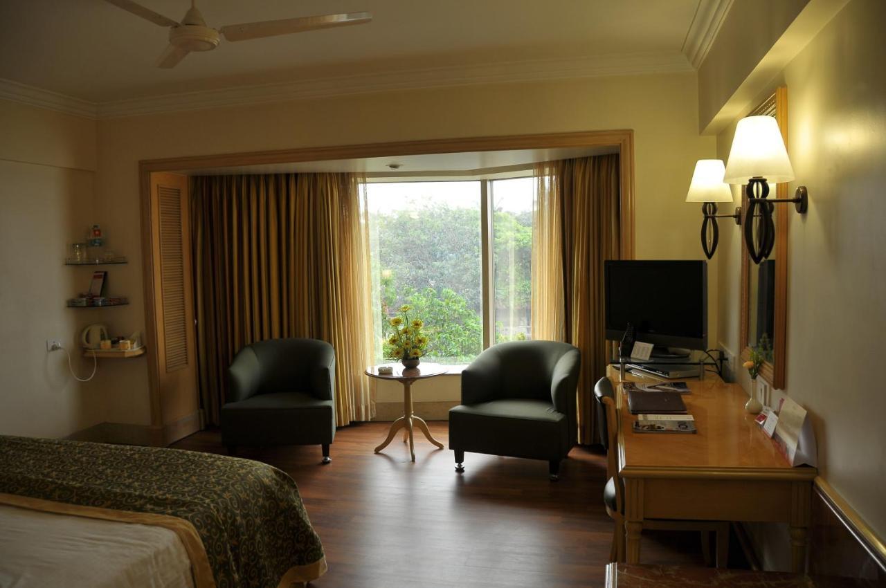Ramada Plaza By Wyndham Palm Grove Hotel Mumbai Ngoại thất bức ảnh A room at the Taj Bengal
