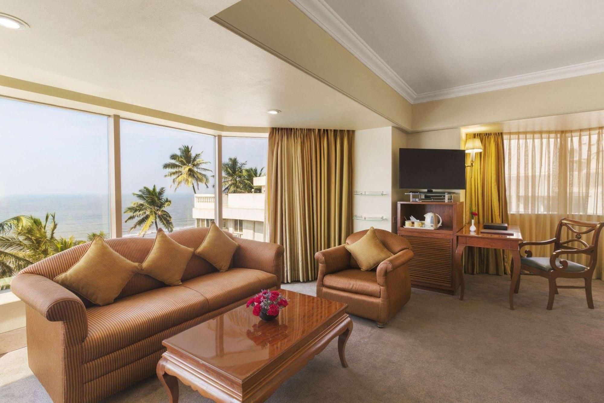 Ramada Plaza By Wyndham Palm Grove Hotel Mumbai Ngoại thất bức ảnh